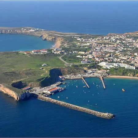 Δωμάτια σε οικογενειακή κατοικία Oceanus With Private Kitchen, Bathroom And Terrace 300m From The Σάγκρες